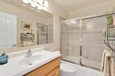 Bath - 5137 Cygnet, Phelan, CA 92371 photo 6 of 7