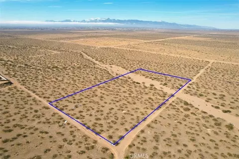 8 Maricopa Rd, Victorville, CA 92392