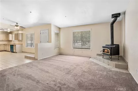 Living - 10925 Buttonwood, Phelan, CA 92371 photo 2 of 4