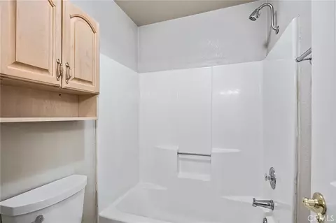 Bath - 10925 Buttonwood, Phelan, CA 92371 photo 3 of 3