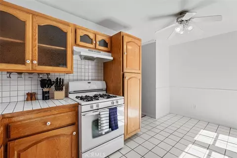 Kitchen - 6285 Conifer, Wrightwood, CA 92397 photo 4 of 4