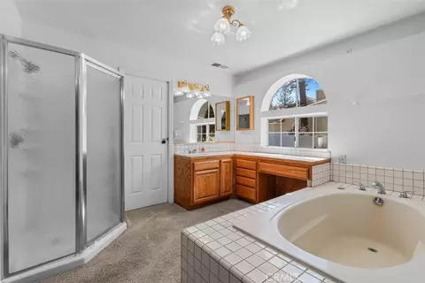 Bath - 6285 Conifer, Wrightwood, CA 92397 photo 3 of 3