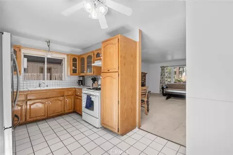 Kitchen - 6285 Conifer, Wrightwood, CA 92397 photo 1 of 4