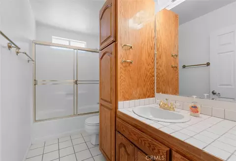 Bath - 6285 Conifer, Wrightwood, CA 92397 photo 1 of 3