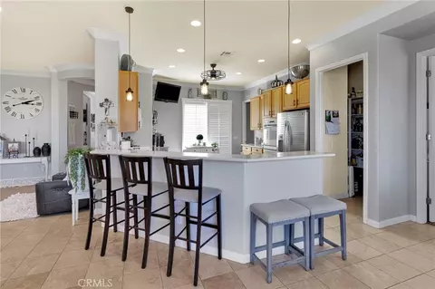 Kitchen - 10927 Katepwa St, Apple Valley, CA 92308 photo 2 of 4