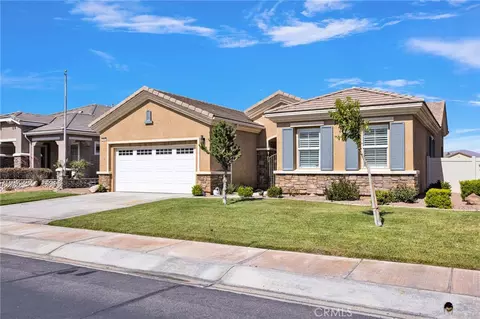Exterior - 10927 Katepwa St, Apple Valley, CA 92308 photo 4 of 15