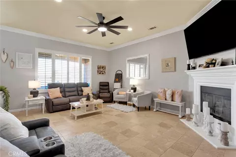 Living - 10927 Katepwa St, Apple Valley, CA 92308 photo 1 of 3