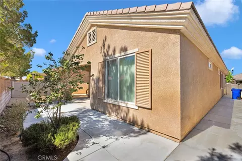 Exterior - 10461 Bridge Hvn, Apple Valley, CA 92308 photo 5 of 6