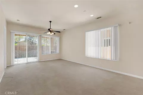 Living - 10461 Bridge Hvn, Apple Valley, CA 92308 photo 4 of 5