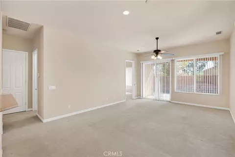 Living - 10461 Bridge Hvn, Apple Valley, CA 92308 photo 2 of 5