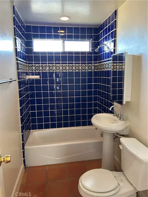 Bath - 25567 Main, Barstow, CA 92311 photo 1 of 2