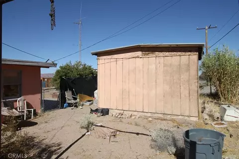 Exterior - 33713 1st St, Daggett, CA 92327 photo 6 of 13