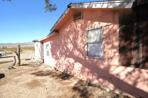 Exterior - 33713 1st St, Daggett, CA 92327 photo 3 of 13