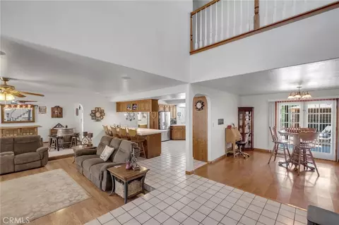 Entry Way - 11631 Whitehaven, Oak Hills, CA 92344 photo 3 of 4