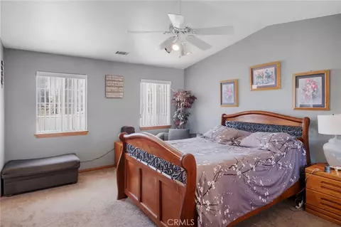 Bedroom - 11631 Whitehaven, Oak Hills, CA 92344 photo 5 of 9