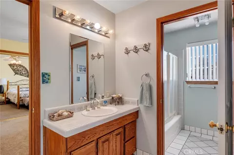 Bath - 11631 Whitehaven, Oak Hills, CA 92344 photo 2 of 7