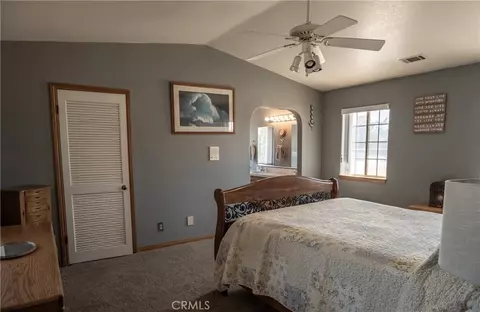 Bedroom - 11631 Whitehaven, Oak Hills, CA 92344 photo 3 of 12