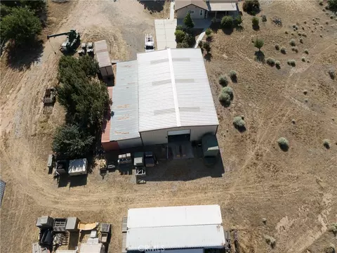 View/Area - 11631 Whitehaven, Oak Hills, CA 92344 photo 8 of 8