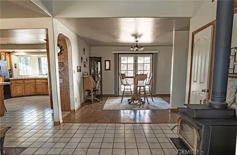 Dining - 11631 Whitehaven, Oak Hills, CA 92344 photo 1 of 2