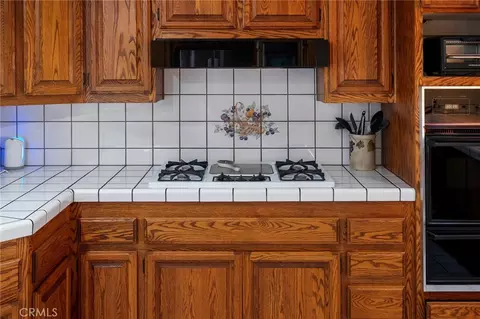 Kitchen - 11631 Whitehaven, Oak Hills, CA 92344 photo 5 of 6
