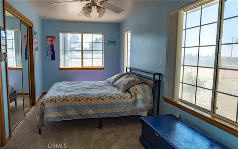 Bedroom - 11631 Whitehaven, Oak Hills, CA 92344 photo 6 of 12