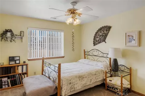 Bedroom - 11631 Whitehaven, Oak Hills, CA 92344 photo 3 of 9