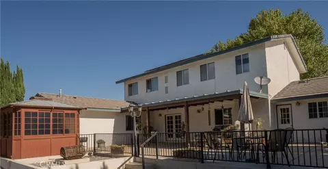Exterior - 11631 Whitehaven, Oak Hills, CA 92344 photo 5 of 12