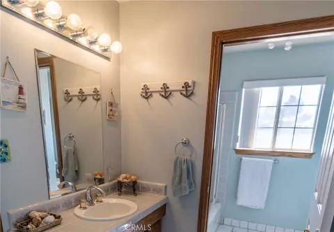Bath - 11631 Whitehaven, Oak Hills, CA 92344 photo 4 of 8