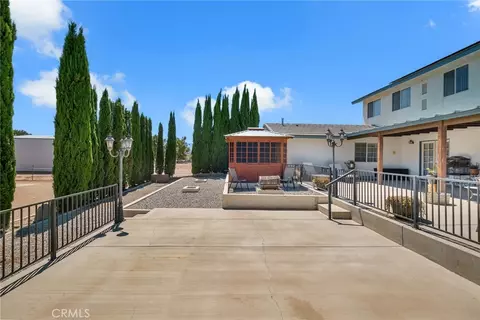Exterior - 11631 Whitehaven, Oak Hills, CA 92344 photo 10 of 12