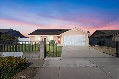 9055 Elm Ave, Fontana, CA 92335