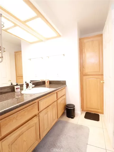 Bath - 17831 Pitache St, Hesperia, CA 92345 photo 4 of 4