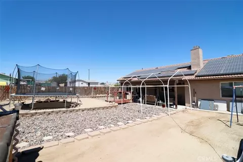 Exterior - 17831 Pitache St, Hesperia, CA 92345 photo 18 of 19