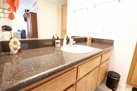 Bath - 17831 Pitache St, Hesperia, CA 92345 photo 2 of 4