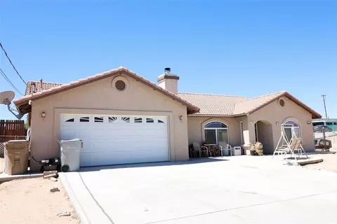Exterior - 17831 Pitache St, Hesperia, CA 92345 photo 9 of 19