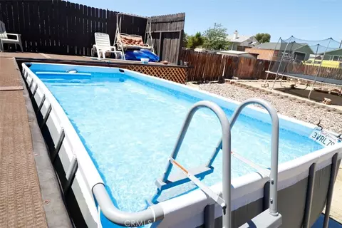 Exterior - 17831 Pitache St, Hesperia, CA 92345 photo 15 of 19