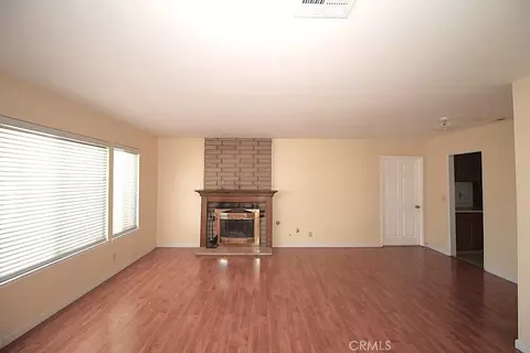 Living - 28 Barcelona Ct, Barstow, CA 92311 photo 1 of 2