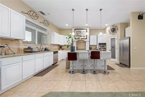 Kitchen - 12771 Cedar, Hesperia, CA 92344 photo 1 of 3