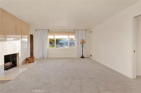 Living - 15177 Mendota, Apple Valley, CA 92307 photo 4 of 8