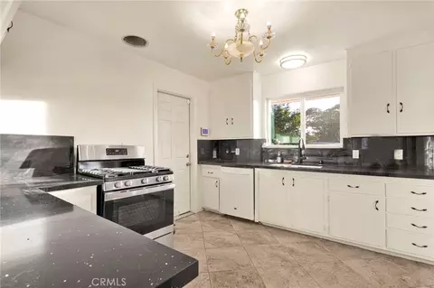 Kitchen - 15177 Mendota, Apple Valley, CA 92307 photo 1 of 3