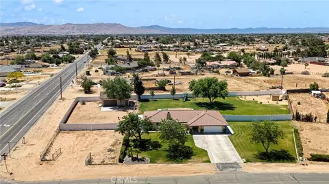 View/Area - 21671 Standing Rock, Apple Valley, CA 92307 photo 2 of 12