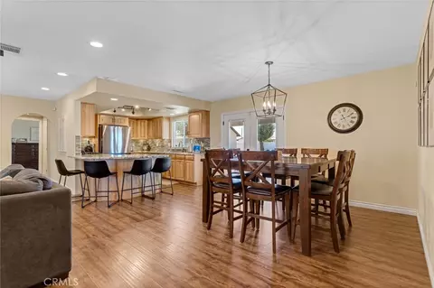 Dining - 21671 Standing Rock, Apple Valley, CA 92307 photo 2 of 4