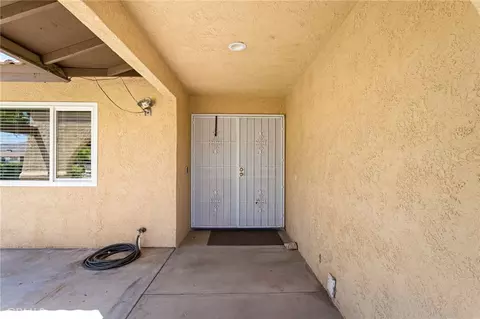 Entry Way - 21671 Standing Rock, Apple Valley, CA 92307 photo 1 of 2