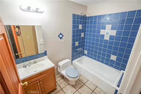 Bath - 18633 Kamana, Apple Valley, CA 92307 photo 5 of 5