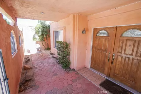 Exterior - 18633 Kamana, Apple Valley, CA 92307 photo 2 of 3