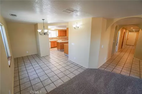 Entry Way - 18633 Kamana, Apple Valley, CA 92307 photo 1 of 2