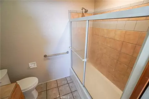 Bath - 18633 Kamana, Apple Valley, CA 92307 photo 2 of 5