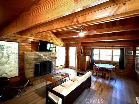 Living - 531 Mountain Vw, Wrightwood, CA 92397 photo 4 of 6