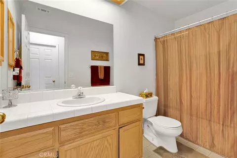 Bath - 19147 Yucca St, Hesperia, CA 92345 photo 2 of 2
