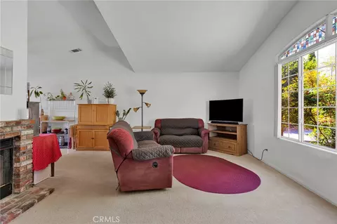 Living - 19147 Yucca St, Hesperia, CA 92345 photo 2 of 2