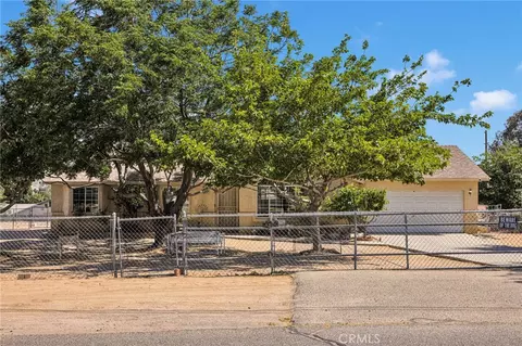 Exterior - 19147 Yucca St, Hesperia, CA 92345 photo 4 of 8